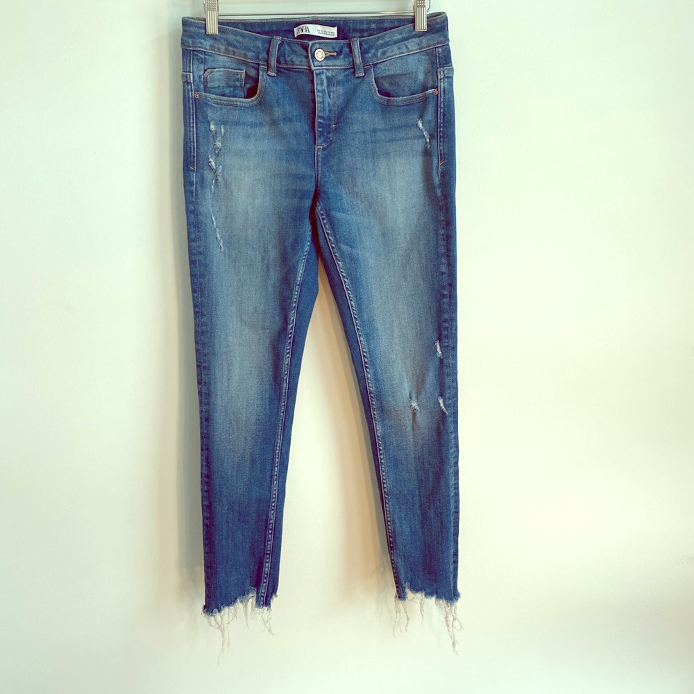 Zara Jeans w/ crystal button